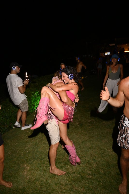 Nic and Spiff with crowd